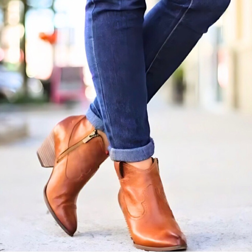 Frye Jennifer Heeled Ankle Boots Cognac Leather